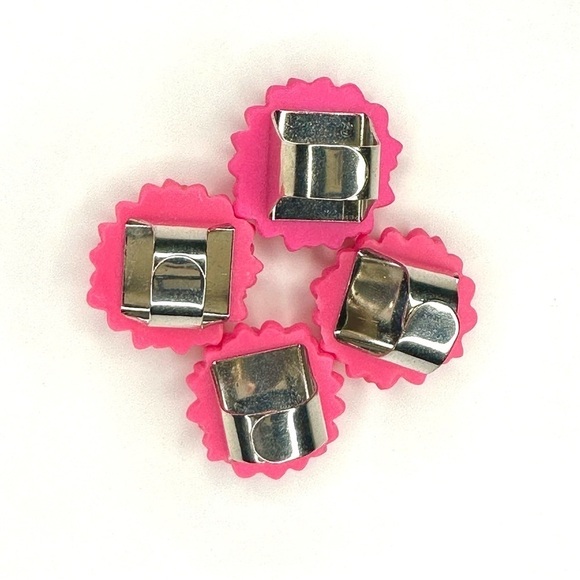 LOT OF 4 Hot Pink Flower Rings Bundle - Adjustable - SOLD AS IS - Picture 4 of 8